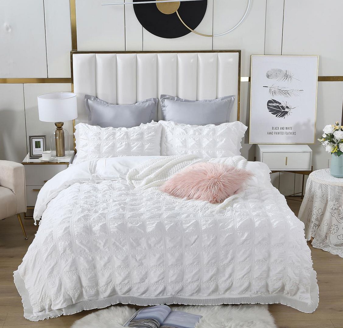 Ruffles Textured Jacquard Quilt Cover Set -Queen/King/Super King Size- white