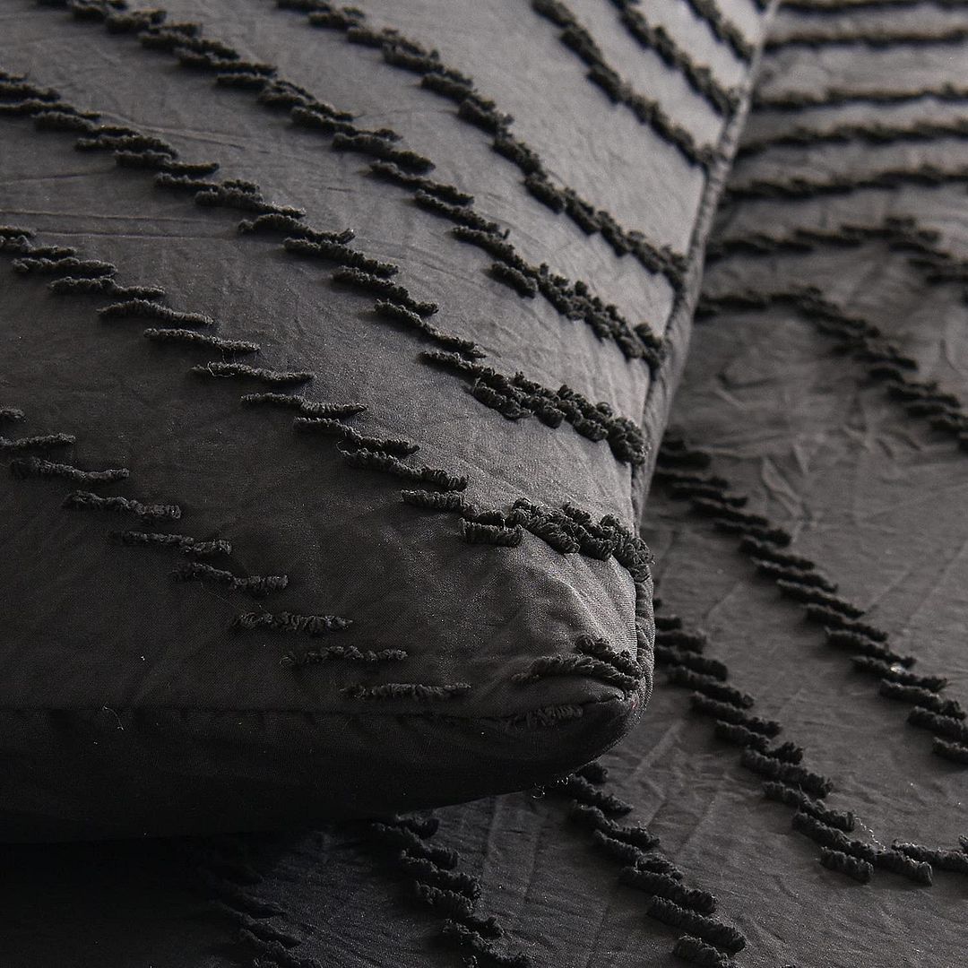 Tufted Boho Wave Jacquard Quilt Cover Set -Queen/King/Super King Size- Black